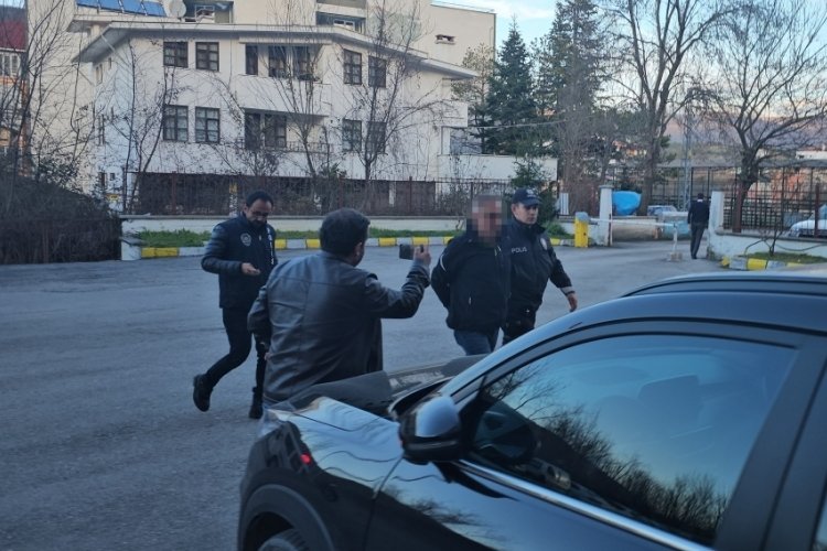 Kastamonu'da elektrikli &uuml;&ccedil; tekerlekli mopede &ccedil;arparak 1 kişinin &ouml;l&uuml;m&uuml;ne neden olan s&uuml;r&uuml;c&uuml; tutuklandı