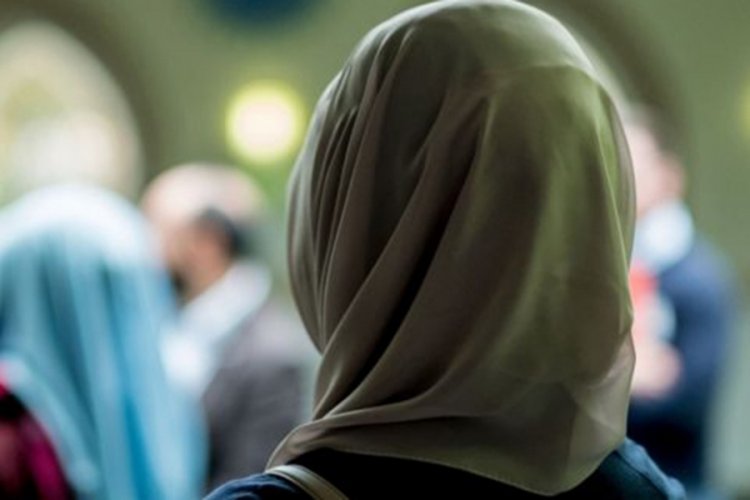 Baş&ouml;rt&uuml;s&uuml;n&uuml;n resmileşmesi i&ccedil;in ilk oylama ne zaman yapıldı?