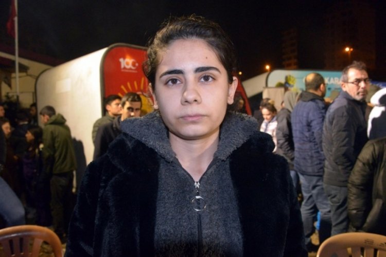 Depremin 3'&uuml;nc&uuml; g&uuml;n&uuml;nde kurtarılan Tuğ&ccedil;e'nin kız kardeşi halen kayıp