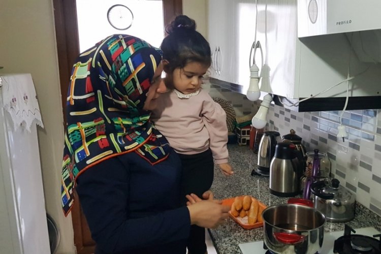 Depremzede anneden y&uuml;rekleri burkan s&ouml;zler