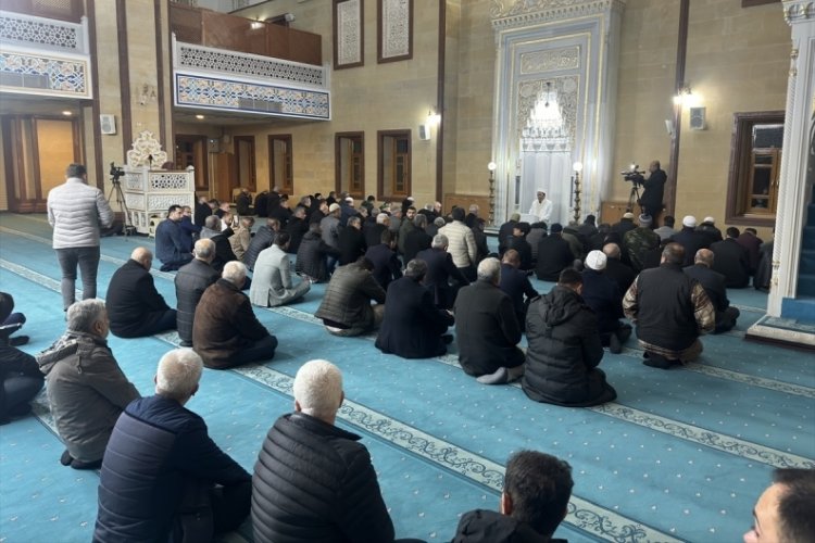 Adana'da, 6 Şubat depremlerinde hayatını kaybedenler anıldı