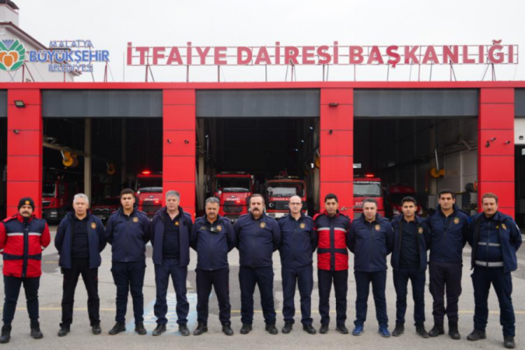 4 ayrı deprem yaşan itfaiyeci: Acıların tecr&uuml;besi olmuyormuş