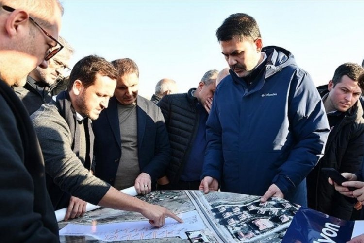Murat Kurum'dan depremin yıl d&ouml;n&uuml;m&uuml; nedeniyle paylaşım