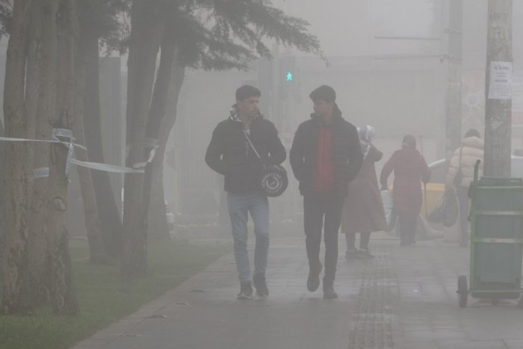 Diyarbakır'da u&ccedil;ak seferlerinde sis engeli