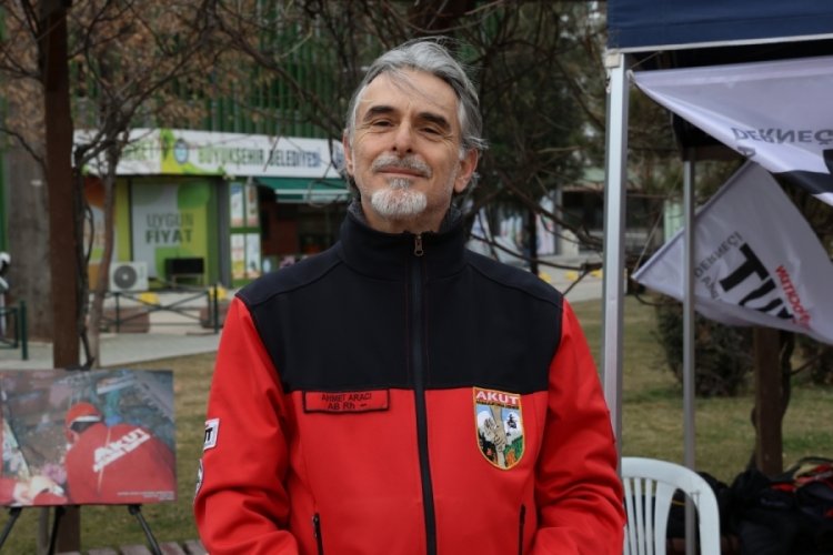 Ebrar Sitesi'nin enkazında &ccedil;alışan AKUT g&ouml;n&uuml;ll&uuml;s&uuml; o g&uuml;nleri anlattı