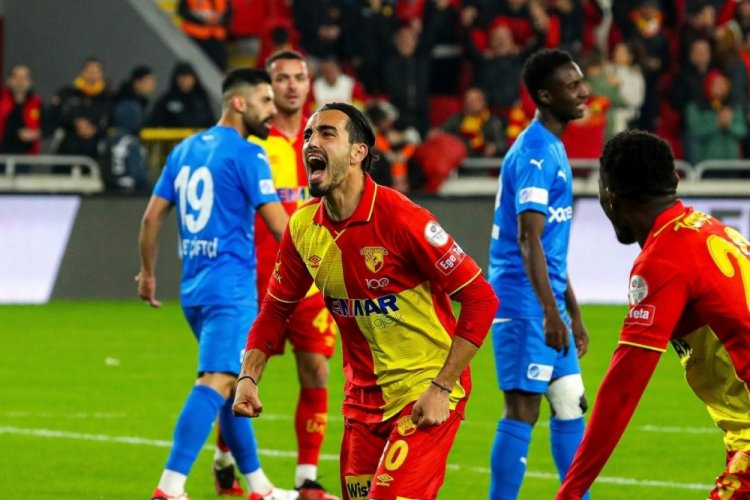 G&ouml;ztepe'de Yal&ccedil;ın Kayan, parlamaya devam ediyor