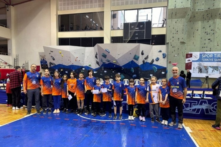 Bursa'da k&uuml;&ccedil;&uuml;k sporcular İneg&ouml;l'&uuml; gururlandırdı