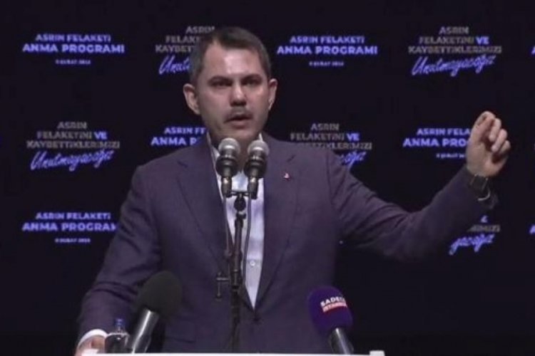 Murat Kurum depremzedelerle buluşmasında g&ouml;zyaşlarını tutamadı