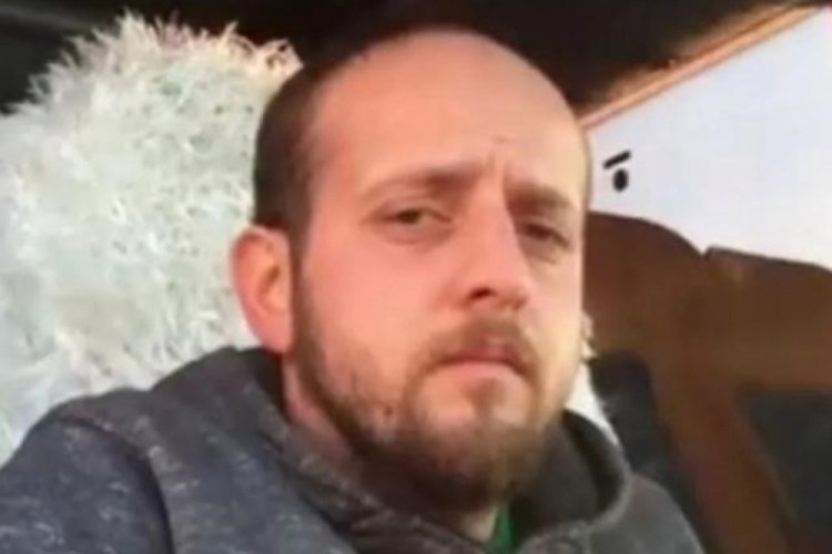 Kocaeli'de &ccedil;ocuğunu almak i&ccedil;in gittiği okulda bı&ccedil;aklanan veli hayatını kaybetti