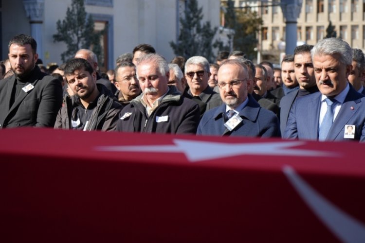 Kırıkkale'de evinde &ouml;l&uuml; bulunan kaymakam son yolculuğuna uğurlandı