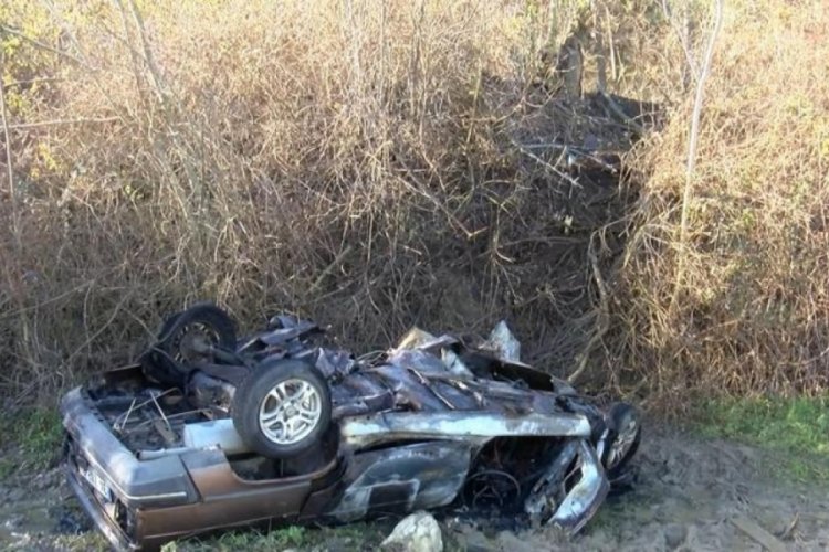 İstanbul'da otomobil şarampole yuvarlanarak takla attı