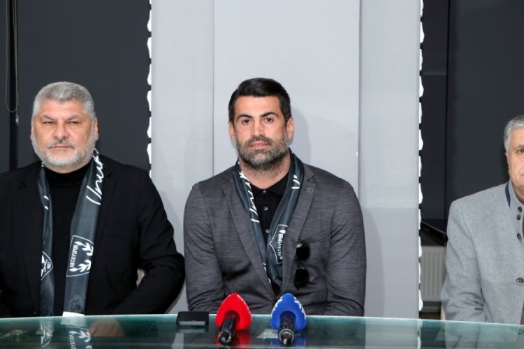 Volkan Demirel: Heykele gerek yok, &ouml;d&uuml;l istemiyorum
