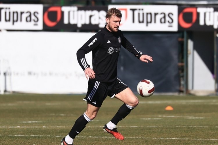 Beşiktaş, yeni transferi Joe Worrall, takımla ilk antrenmanına &ccedil;ıktı