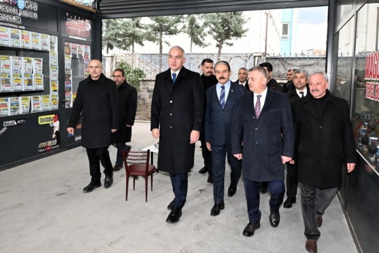 Bakan Ersoy, Malatya'da esnafı ziyaret etti
