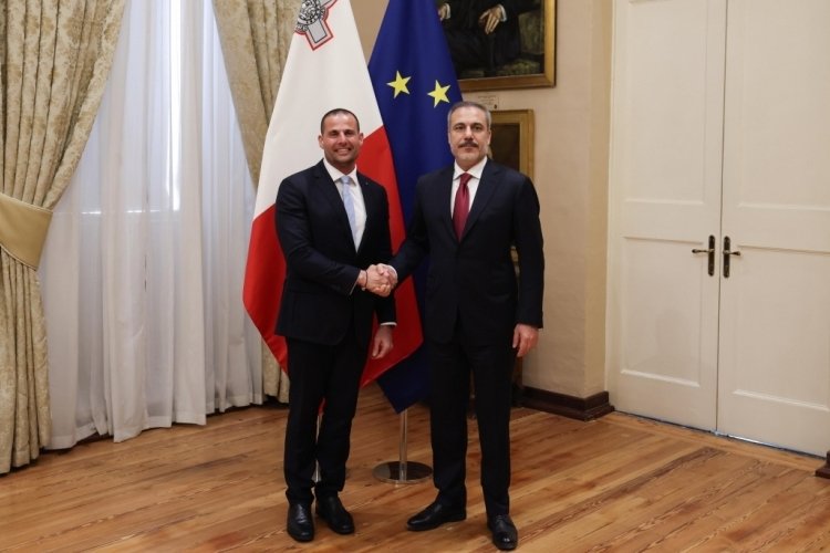 Hakan Fidan, Malta Cumhurbaşkanı Vella ile bir araya geldi