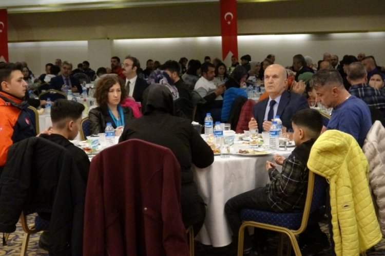 &Ccedil;ankırı Valisi depremzedeler ile buluştu