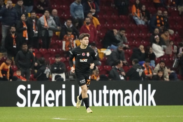 Ali Yeşilyurt ve G&ouml;kdeniz G&uuml;rp&uuml;z, A takımda ilk kez oynadı