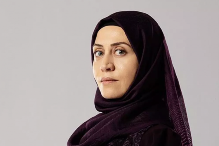 Kızıl Goncalar'ın Hasna'sı Selen &Ouml;zt&uuml;rk'&uuml;n ger&ccedil;ek hayattaki hali şaşırttı!
