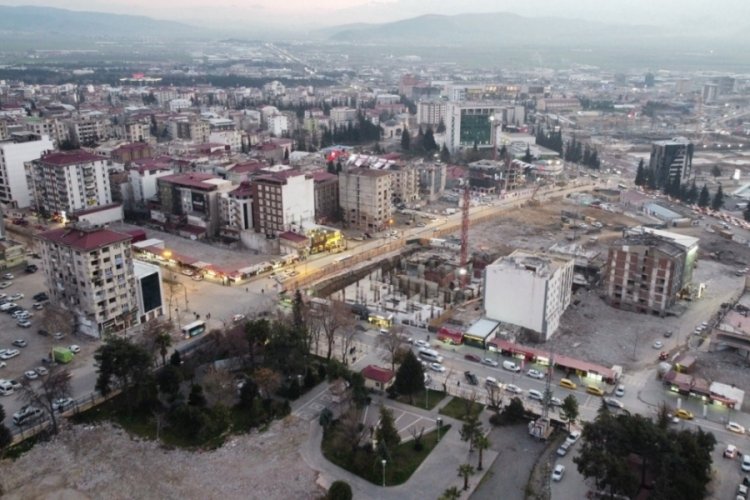 Kahramanmaraş'ta ticaretin kalbinin attığı cadde eski g&uuml;nlerini arıyor