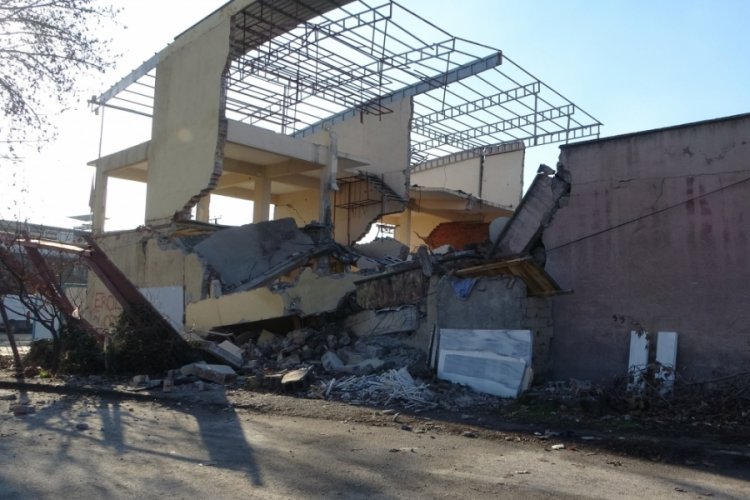 Malatya'da sanayi sitesinde 6 d&uuml;kkanın bulunduğu blok &ccedil;&ouml;kt&uuml;