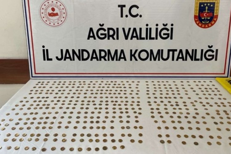 Ağrı'da 500 altın sikke ele ge&ccedil;irildi