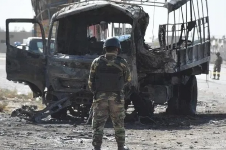 Pakistan'da bombalı saldırı! 25 kişi &ouml;ld&uuml;