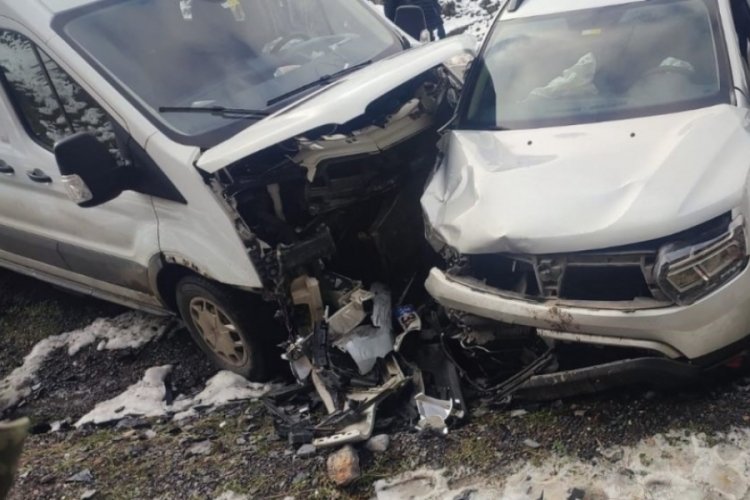 Şırnak'ta iki aracın karıştığı kazada 8 kişi yaralandı