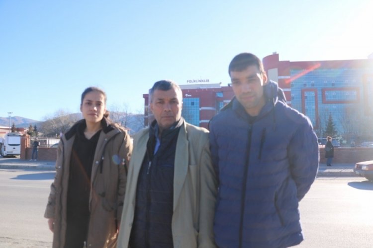 4 yaşındaki &ccedil;ocuğun ameliyat sonrası kulağı &ccedil;&uuml;r&uuml;d&uuml;! Aile şikayet&ccedil;i oldu