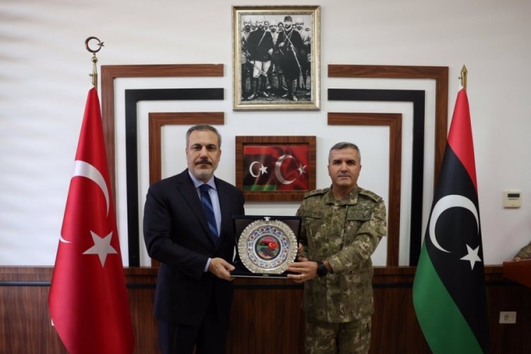 Bakan Fidan, Libya G&ouml;rev Grubu Komutanlığı'nı ziyaret etti