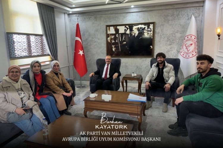 Burhan Kayat&uuml;rk atama bekleyen &ouml;ğretmen adaylarıyla buluştu