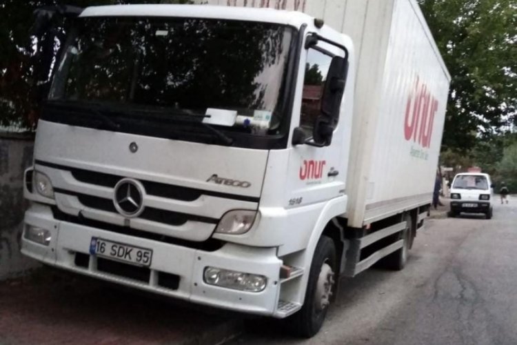 Bursa'da zincir marketin kamyonundan vatandaş şikayet&ccedil;i
