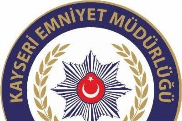 Kayseri'de g&ouml;&ccedil;men ka&ccedil;ak&ccedil;ısı polisten ka&ccedil;amadı