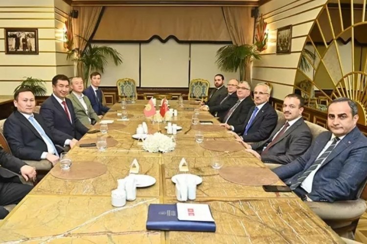 Bakan Uraloğlu, Kırgızistanlı mevkidaşı ile bir araya geldi
