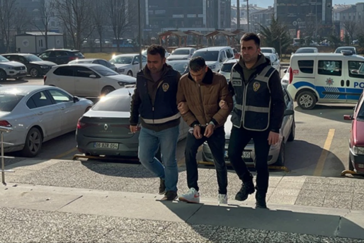 Para biriktiren arkadaşının evine pencereden girdi, 60 bin lirasını &ccedil;aldı