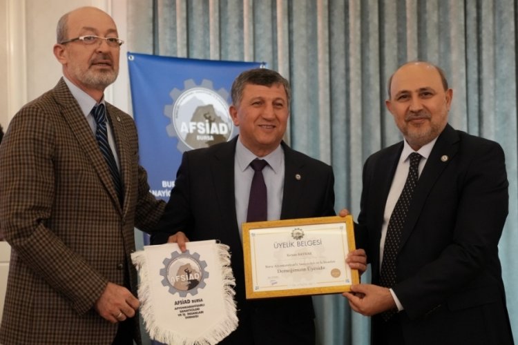 Bursa AFSİAD'ın ilk &uuml;yeleri rozetlerini aldı
