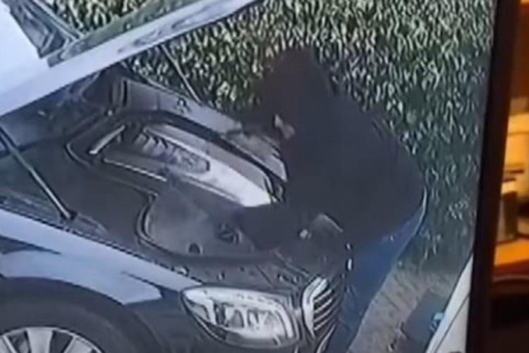 Dolandırıcıların y&ouml;ntemi kamera g&ouml;r&uuml;nt&uuml;lerinde ortaya &ccedil;ıktı: Radyat&ouml;re yağ karıştırmışlar!