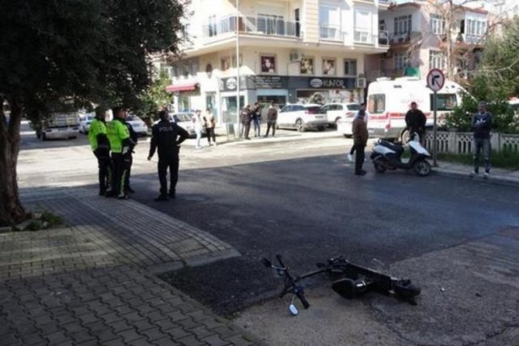 Antalya'da scootera &ccedil;arptı! arkadaşını indirip kayıplara karıştı
