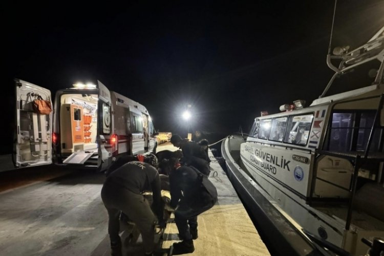 &Ccedil;anakkale G&ouml;k&ccedil;eada'da rahatsızlanan vatandaş Sahil G&uuml;venlik ekiplerince tahliye edildi