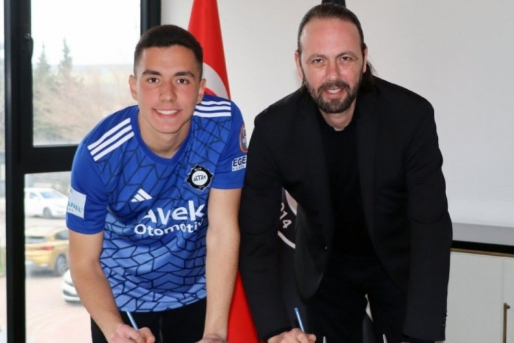 Altay, Galip Semih Mendeş ile profesyonel s&ouml;zleşme imzaladı