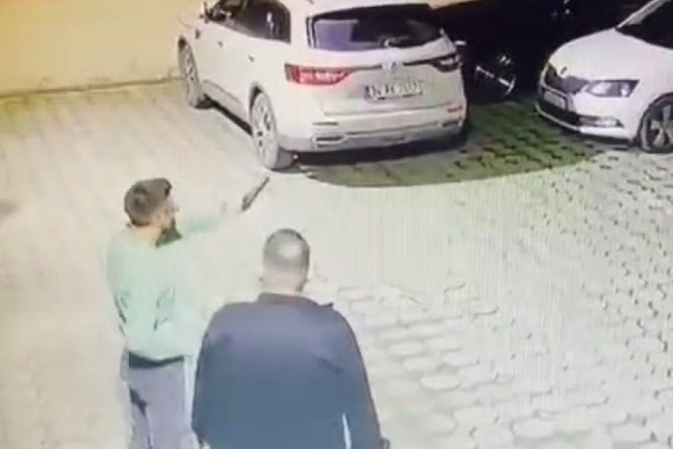 İstanbul'da bina otoparkında ara&ccedil;lara ateş a&ccedil;an 2 ş&uuml;pheli serbest bırakıldı