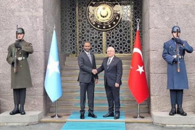 Bakan G&uuml;ler, Somali Savunma Bakanı Muhammed Nur ile g&ouml;r&uuml;şt&uuml;