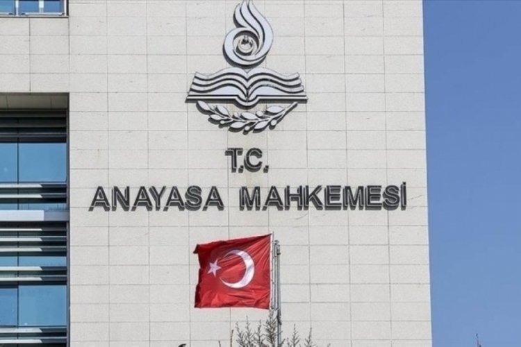 Rapor alıp tatile gittiği yerden fotoğraf paylaştı! AYM'den k&ouml;t&uuml; haber