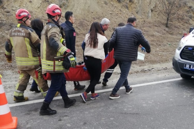 Ankara-Bolu sınırında iki ara&ccedil; &ccedil;arpıştı! 3 &ouml;l&uuml;, 3 yaralı
