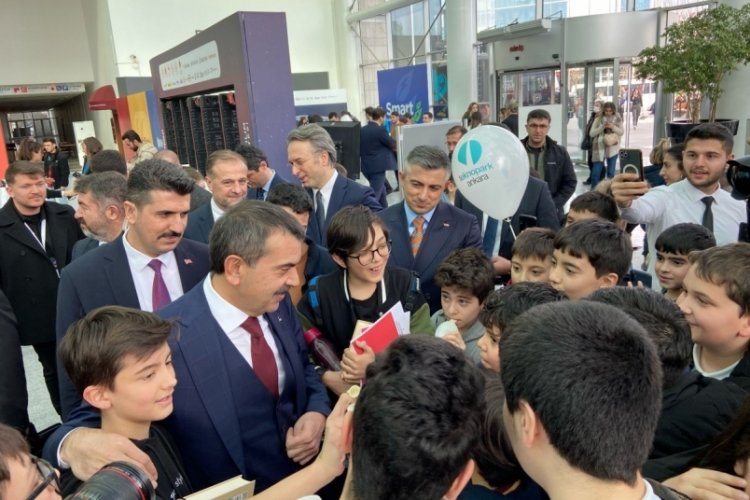 Bakan Tekin, Verimlilik ve Teknoloji Fuarı'nı ziyaret etti