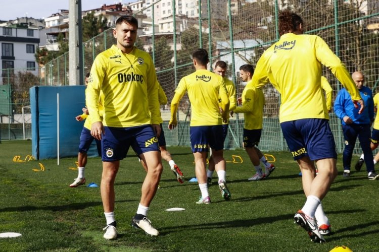 Fenerbah&ccedil;e, ma&ccedil; hazırlıklarına başladı