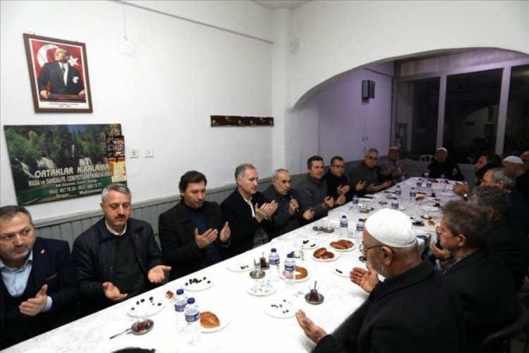 Bursa'da 'Bereket Sofrası' G&ouml;&ccedil;men Camiinde kuruldu