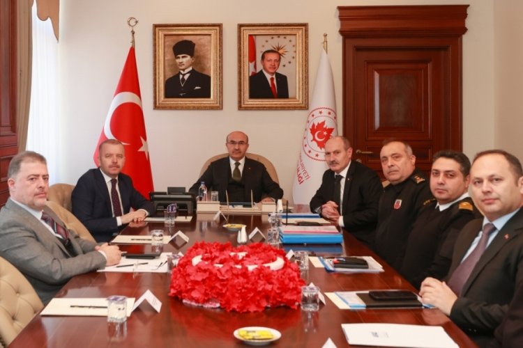 Bursa Valisi Demirtaş, acil &ccedil;ağrı hizmetleri toplantısı d&uuml;zenledi