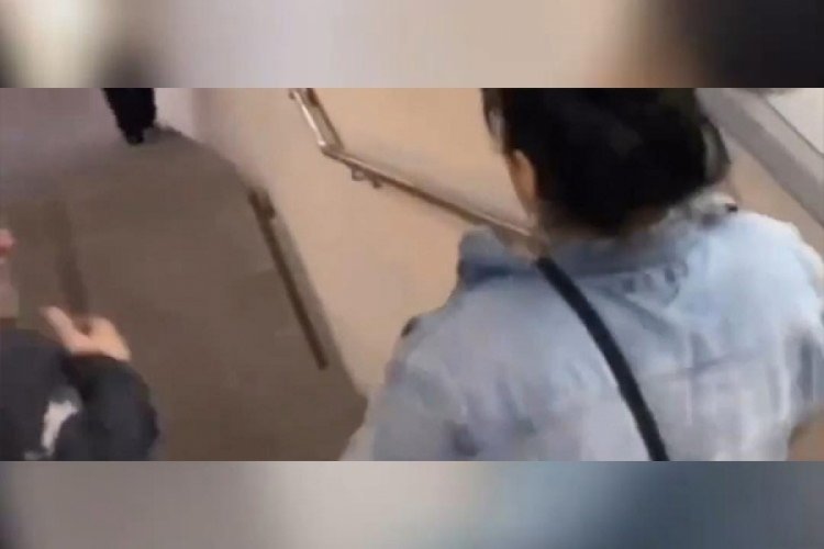 Bursa'da metroda iki kadın birbirine girdi!
