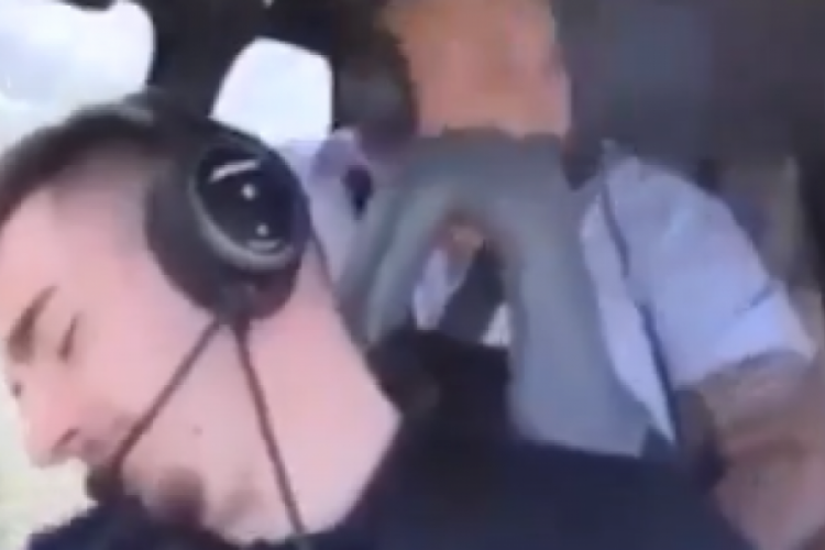 &Ouml;zel helikopterde pilot bayıldı! Yolcular kendini kaybetti