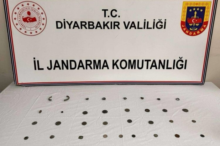 Diyarbakır'da tarihi obje satmaya &ccedil;alışan 3 ş&uuml;pheli yakalandı